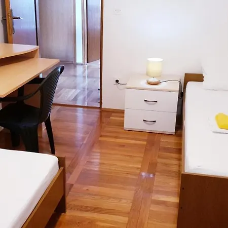 Apartment Adriana *